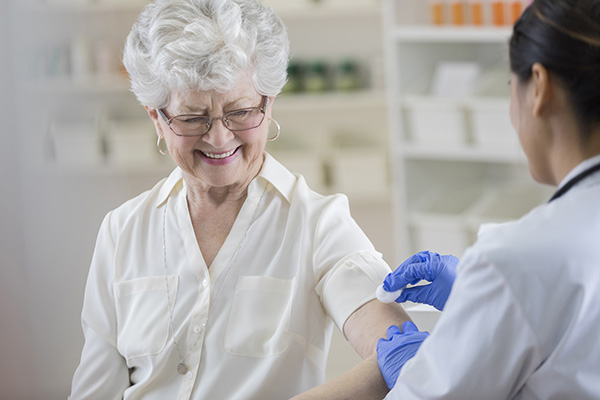 image of patient receiving a flu vaccination